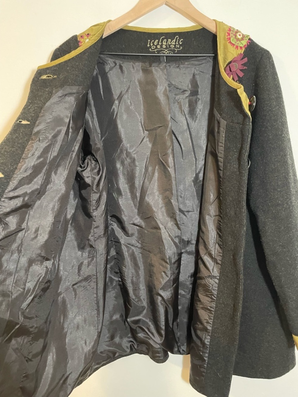 Icelandic Design Gray Silk Floral Applique Lined Wool Jacket Women's Size XL - Picture 4 of 14
